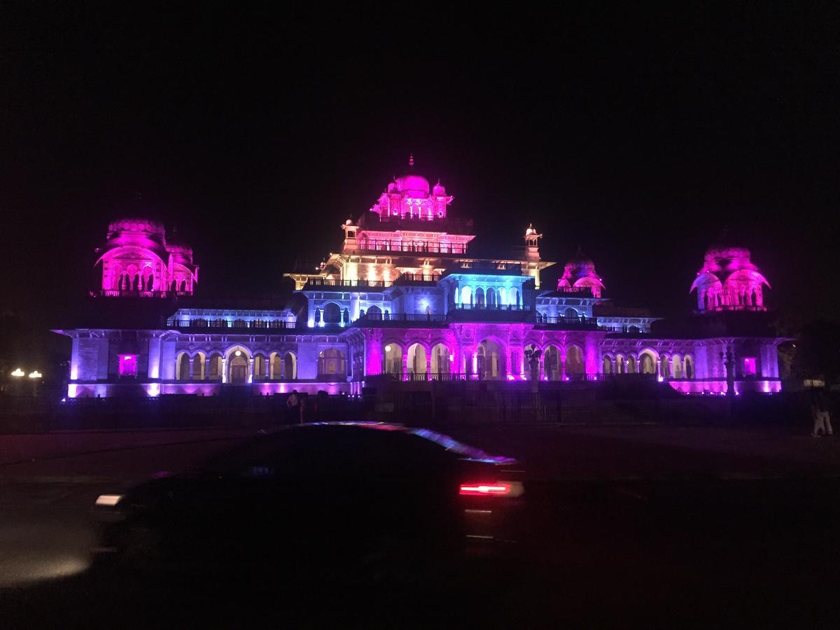 Pink Elephant, Jaipur Luaran gambar
