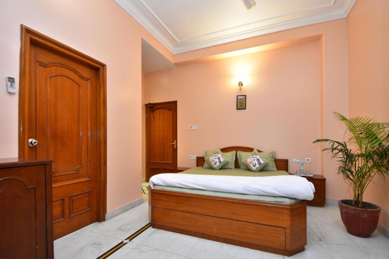 Pink Elephant, Jaipur Luaran gambar